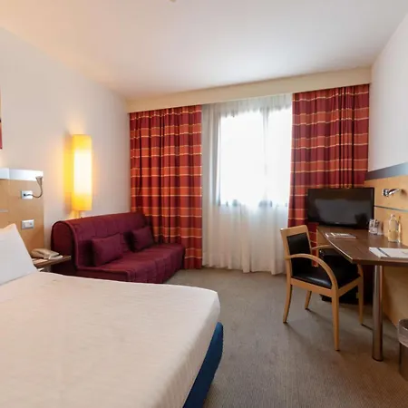 Western Palace Hotel