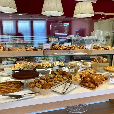 Western Palace Ferrara