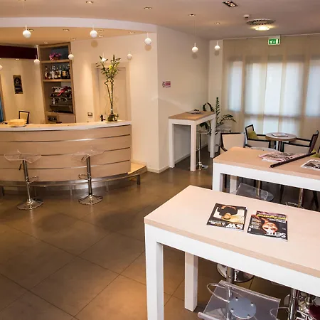 Western Palace Hotel 4*