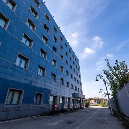 베스트 웨스턴 팰리스 인 호텔