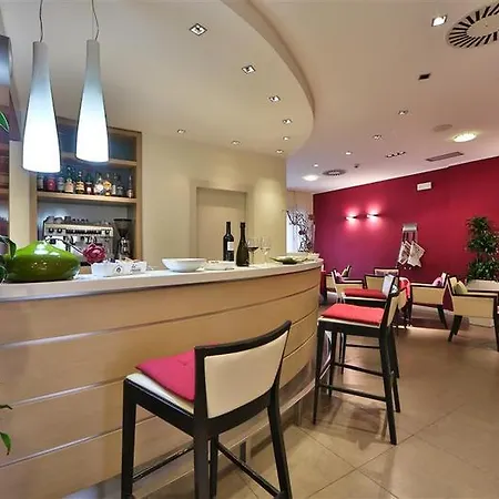 Western Palace Otel 4*