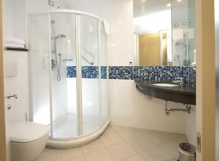 Western Palace Hotel 4*