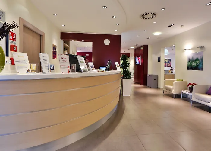 Western Palace Hotel