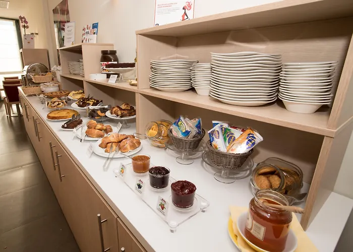 Western Palace Ferrara