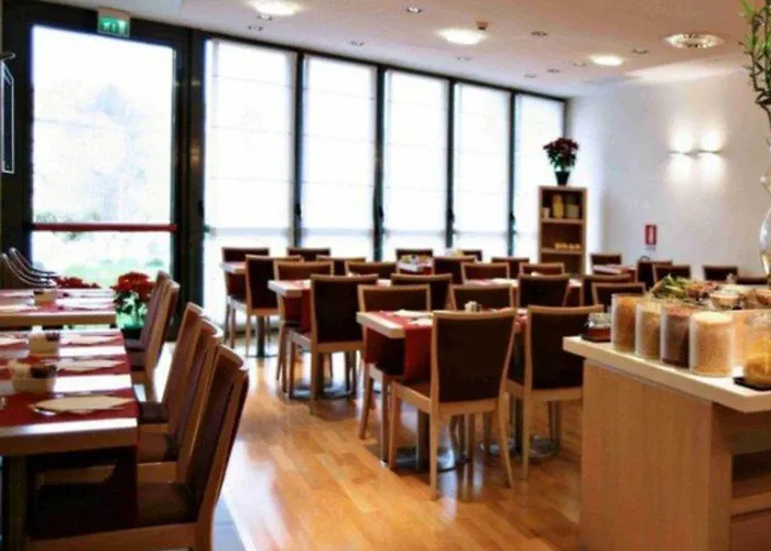 Szálloda Western Palace Ferrara