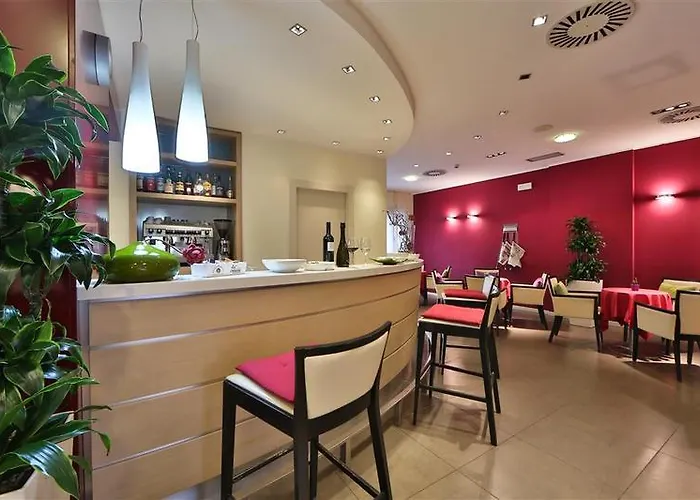 Western Palace Hotel 4*