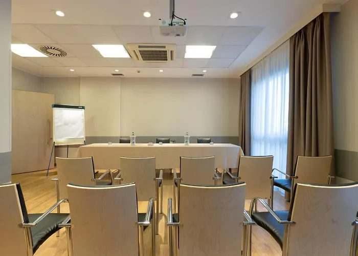 Western Palace Szálloda